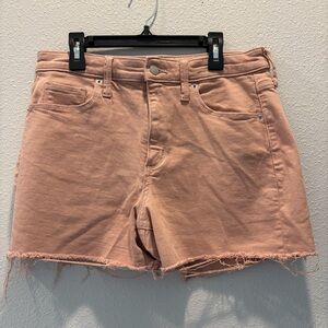 Universal Thread Women’s light peach stretch jean shorts